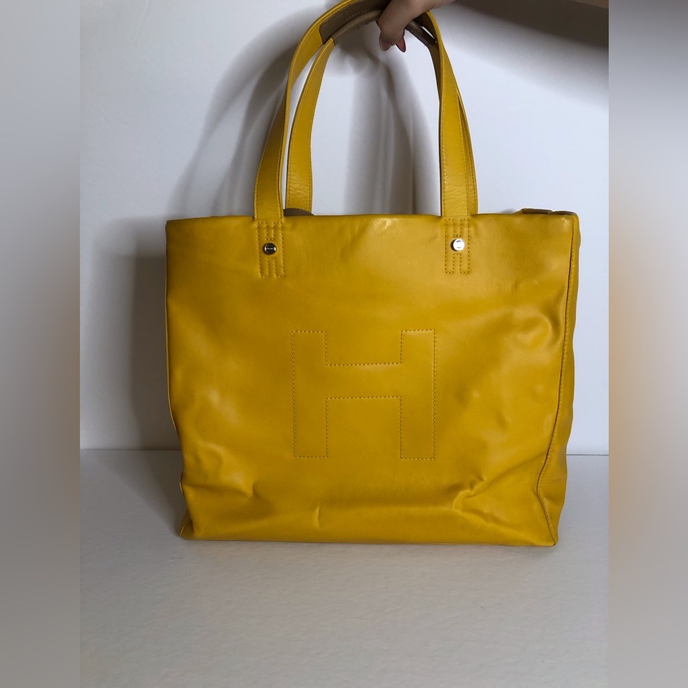 Hunter Yellow Rubber Tote - Picture 2 of 16